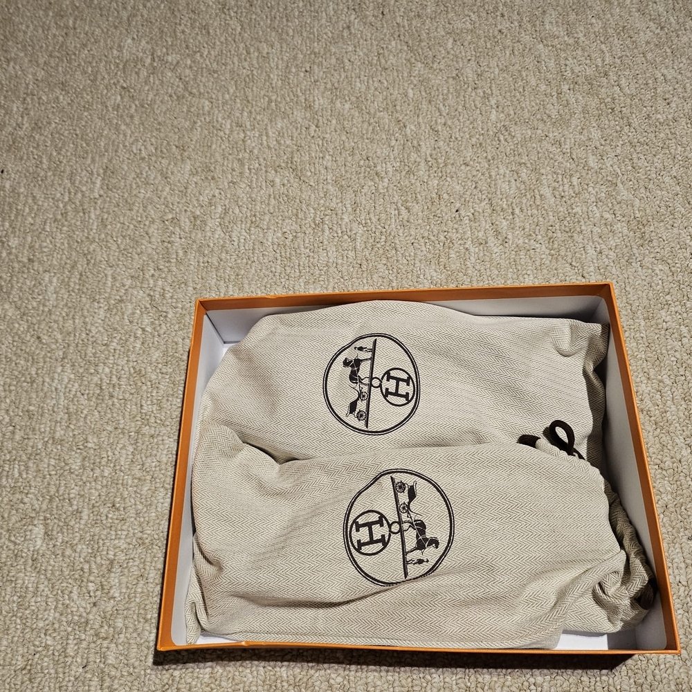❌️SOLD❌️Hermes Brown Women's Slippers - Picture 3 of 5